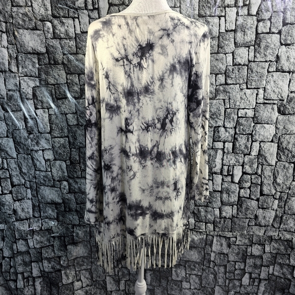 Now N Forever Black and White Tie-Dye Fringe Tunic Size Medium - Picture 2 of 11